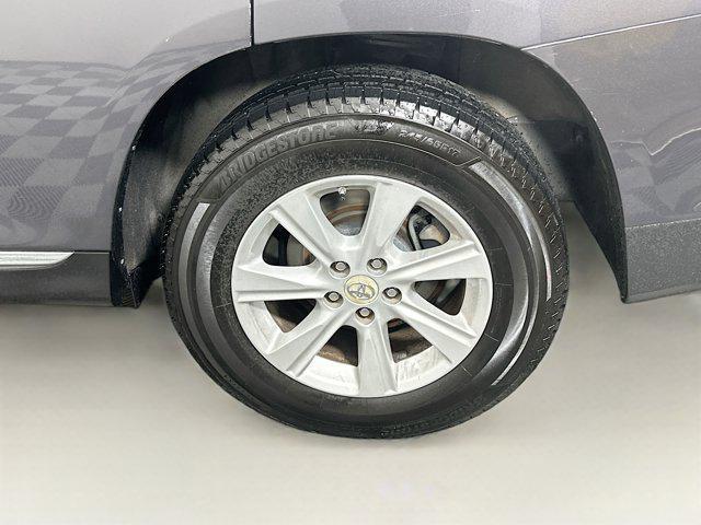 used 2013 Toyota Highlander car, priced at $13,899