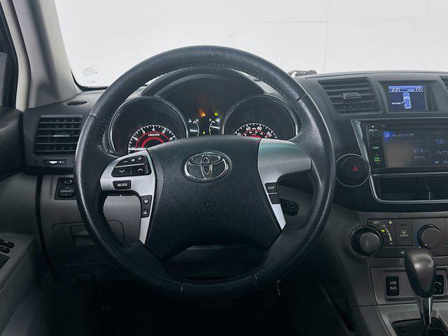 used 2013 Toyota Highlander car, priced at $13,899