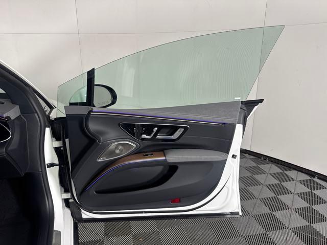 new 2025 Mercedes-Benz EQS 450 car, priced at $111,135