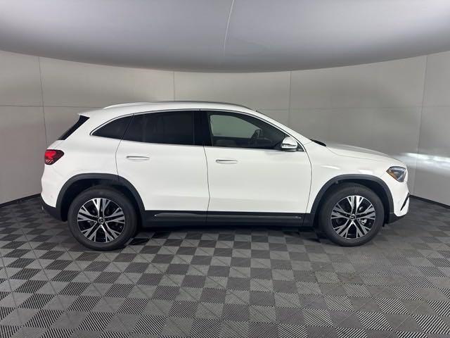 new 2025 Mercedes-Benz GLA 250 car, priced at $44,345