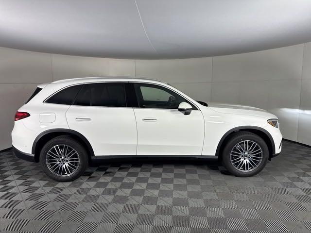 new 2025 Mercedes-Benz GLC 300 car, priced at $53,385