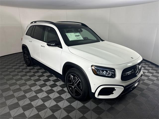 new 2024 Mercedes-Benz GLB 250 car, priced at $53,275