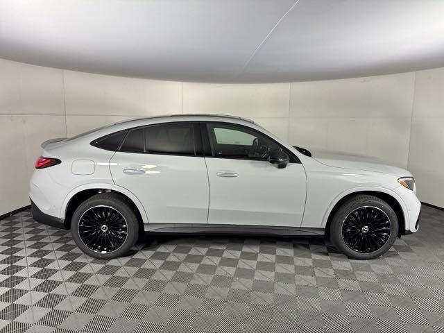 new 2025 Mercedes-Benz GLC 300 car, priced at $71,075