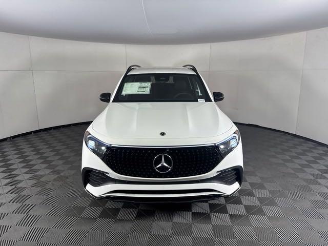 new 2024 Mercedes-Benz EQB 250 car, priced at $59,905