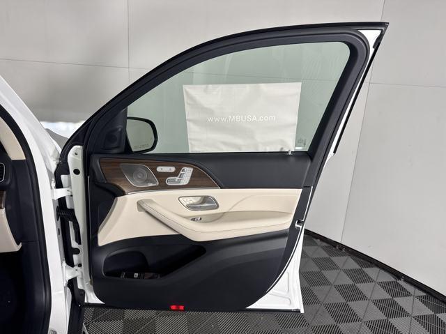 new 2025 Mercedes-Benz GLE 350 car, priced at $77,400