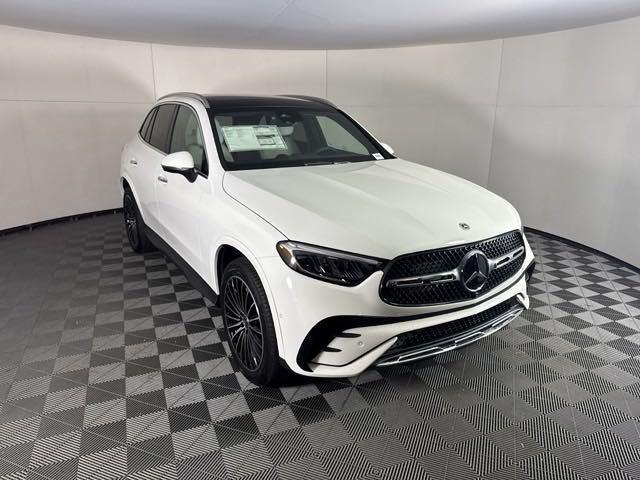 new 2025 Mercedes-Benz GLC 300 car, priced at $60,245