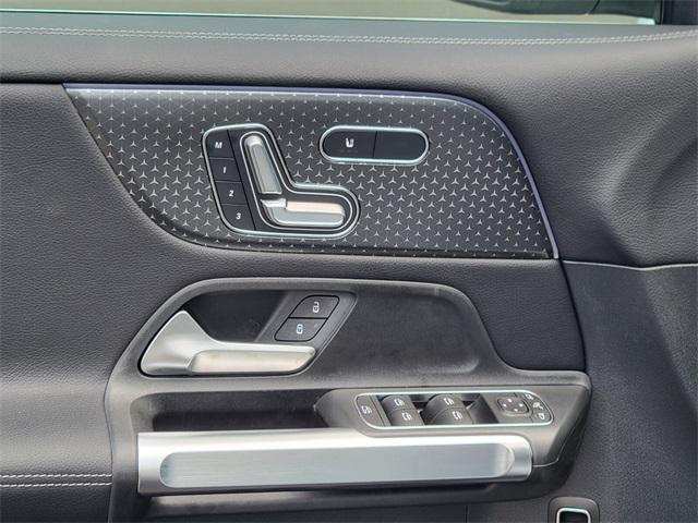 new 2025 Mercedes-Benz GLB 250 car, priced at $51,095