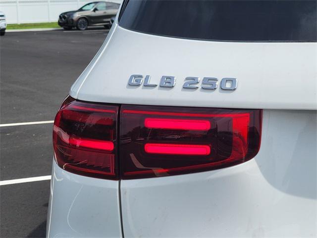 new 2025 Mercedes-Benz GLB 250 car, priced at $51,095