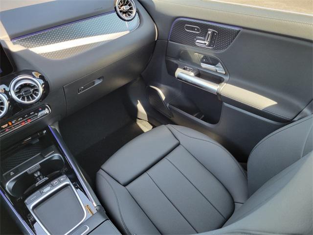 new 2025 Mercedes-Benz GLA 250 car, priced at $47,295