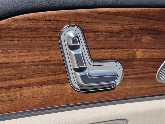 new 2025 Mercedes-Benz GLS 450 car, priced at $91,775