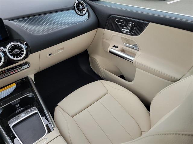 new 2025 Mercedes-Benz GLA 250 car, priced at $47,295
