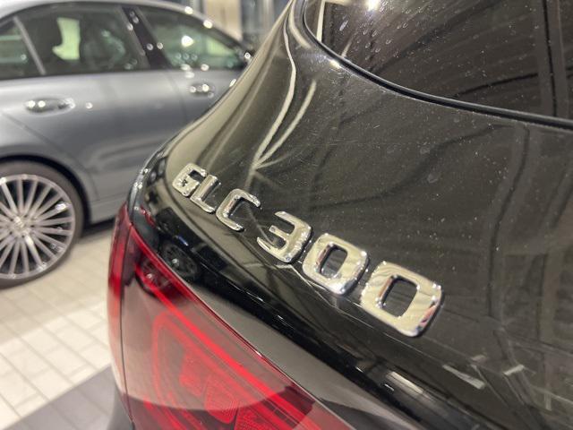 used 2022 Mercedes-Benz GLC 300 car