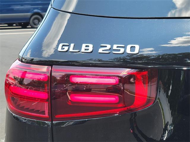 new 2025 Mercedes-Benz GLB 250 car, priced at $51,095