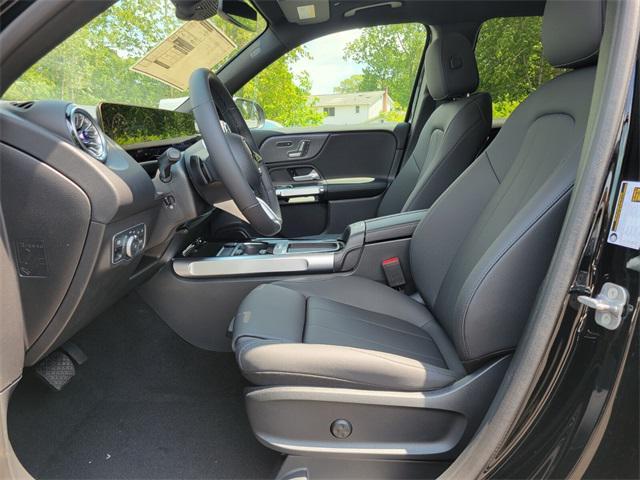new 2025 Mercedes-Benz GLB 250 car, priced at $51,095