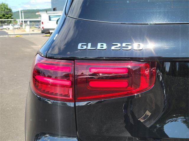 new 2025 Mercedes-Benz GLB 250 car, priced at $50,450