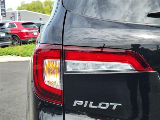 used 2022 Honda Pilot car, priced at $29,995