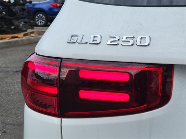 new 2024 Mercedes-Benz GLB 250 car, priced at $51,599