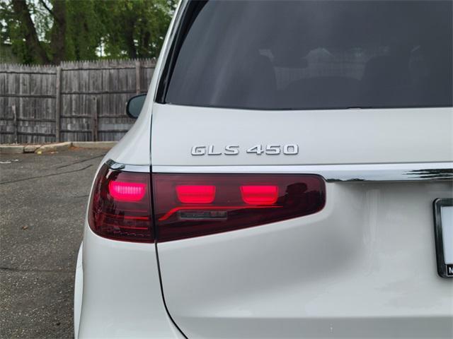 new 2025 Mercedes-Benz GLS 450 car, priced at $108,055