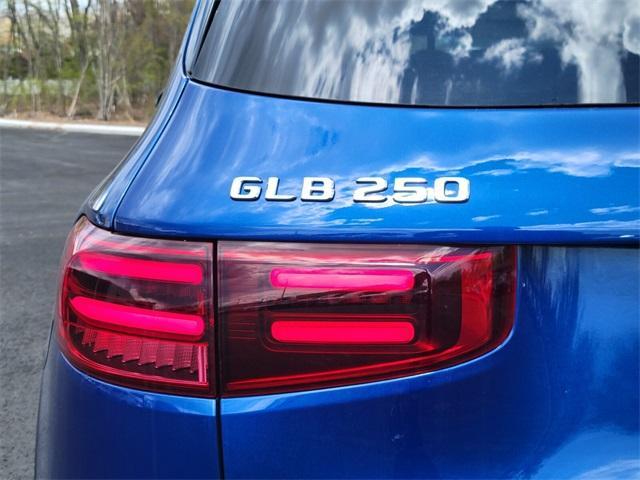 new 2024 Mercedes-Benz GLB 250 car, priced at $52,675