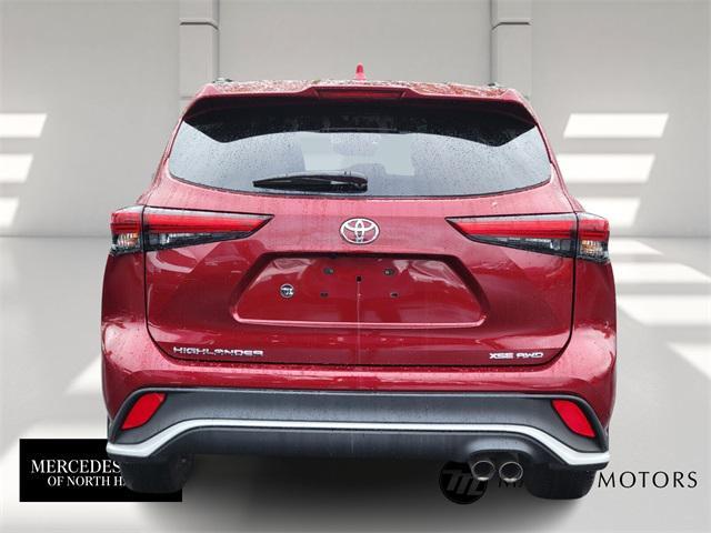 used 2022 Toyota Highlander car, priced at $43,995