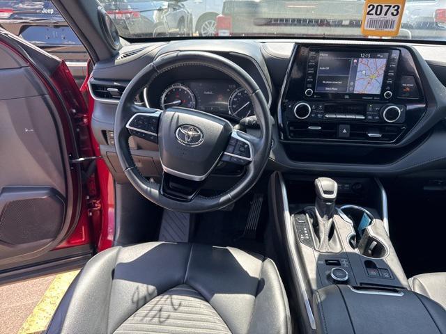 used 2022 Toyota Highlander car, priced at $43,995