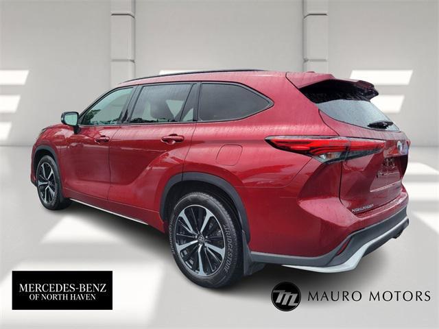 used 2022 Toyota Highlander car, priced at $43,995
