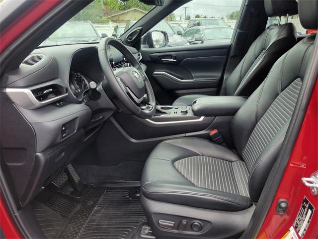used 2022 Toyota Highlander car, priced at $43,995