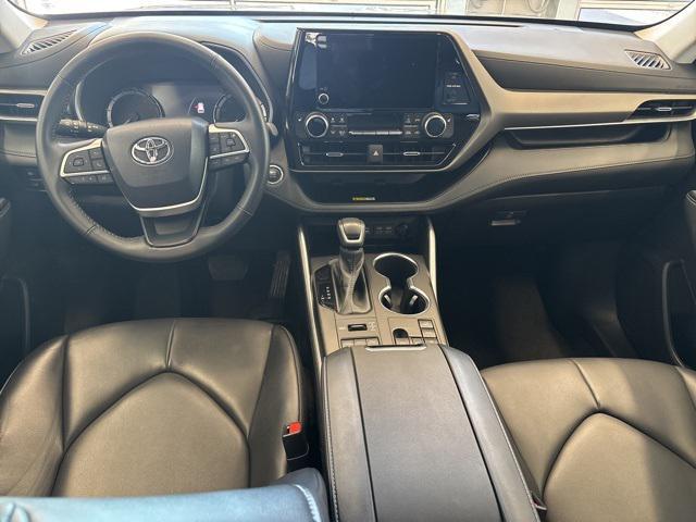 used 2023 Toyota Highlander car, priced at $39,497