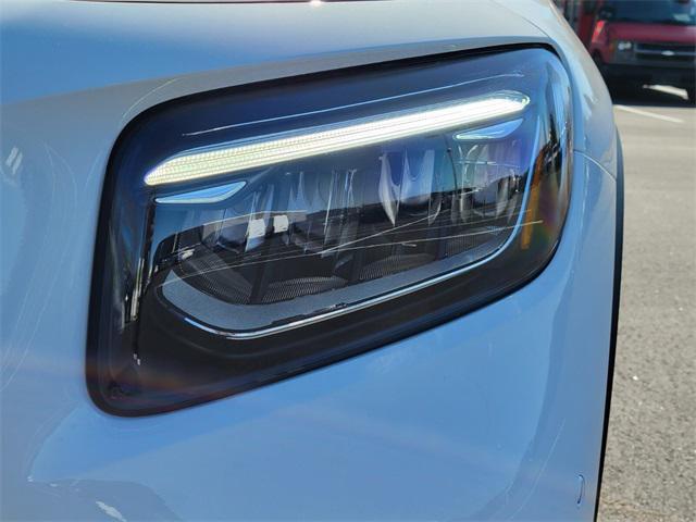 new 2025 Mercedes-Benz GLB 250 car, priced at $55,895