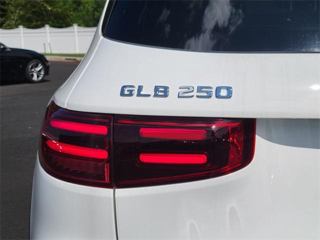 new 2025 Mercedes-Benz GLB 250 car, priced at $50,450