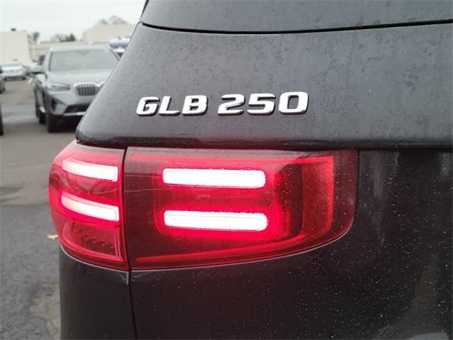 new 2024 Mercedes-Benz GLB 250 car, priced at $47,599