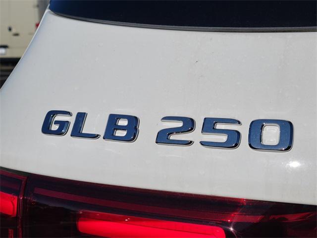 new 2025 Mercedes-Benz GLB 250 car, priced at $50,450