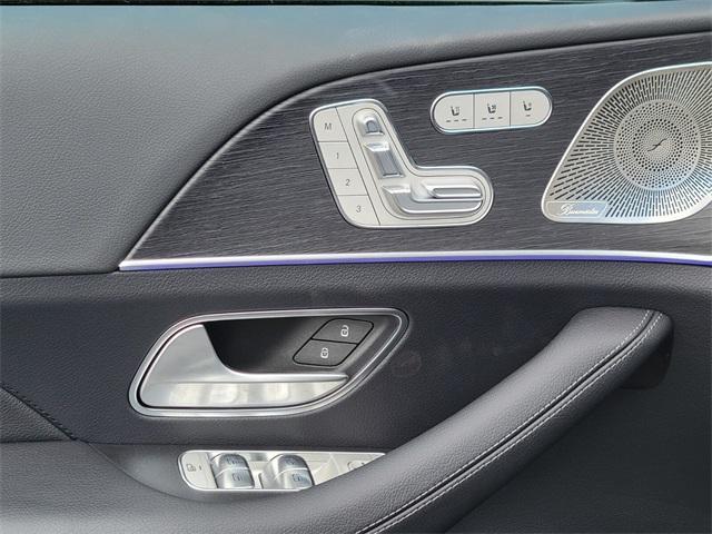 new 2025 Mercedes-Benz GLS 450 car, priced at $103,665