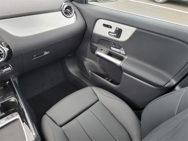 new 2025 Mercedes-Benz GLA 250 car, priced at $48,945