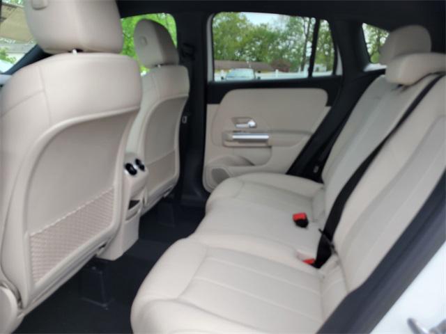 new 2025 Mercedes-Benz GLA 250 car, priced at $47,295