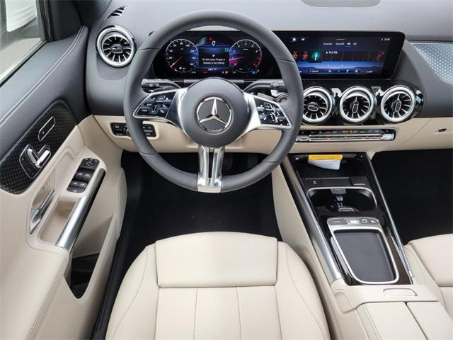 new 2025 Mercedes-Benz GLA 250 car, priced at $47,295