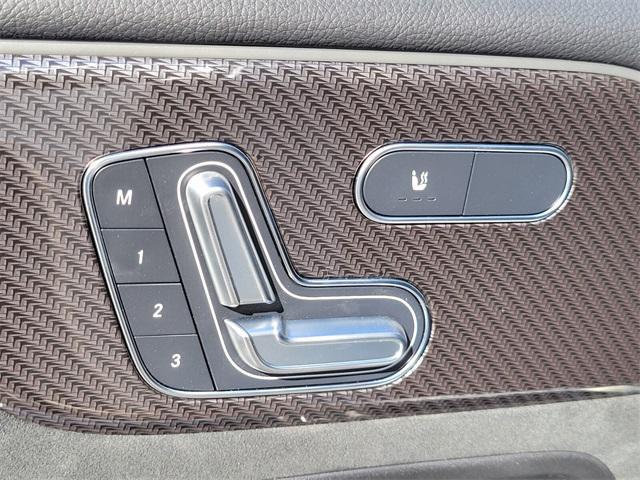 new 2025 Mercedes-Benz GLB 250 car, priced at $55,315