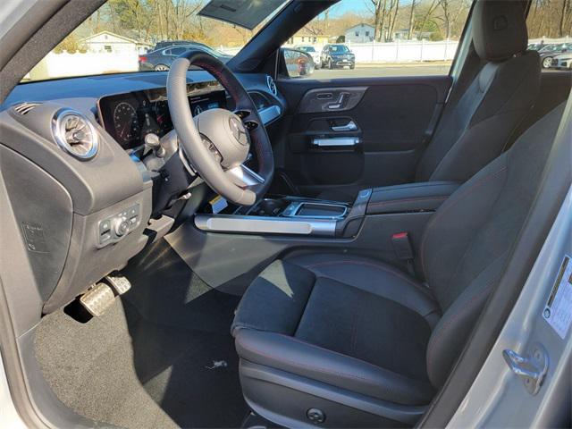 new 2025 Mercedes-Benz GLB 250 car, priced at $55,315