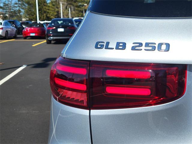 new 2025 Mercedes-Benz GLB 250 car, priced at $55,315