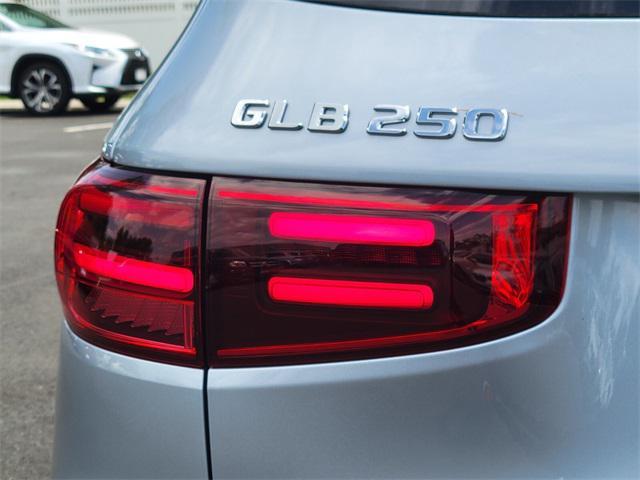new 2025 Mercedes-Benz GLB 250 car, priced at $53,285