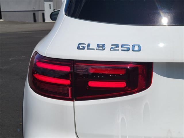 new 2025 Mercedes-Benz GLB 250 car, priced at $50,450