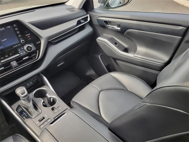 used 2022 Toyota Highlander car, priced at $37,997