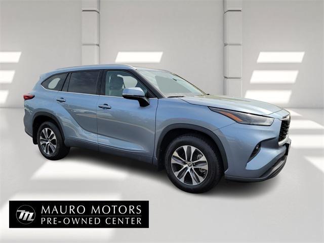used 2022 Toyota Highlander car, priced at $35,788