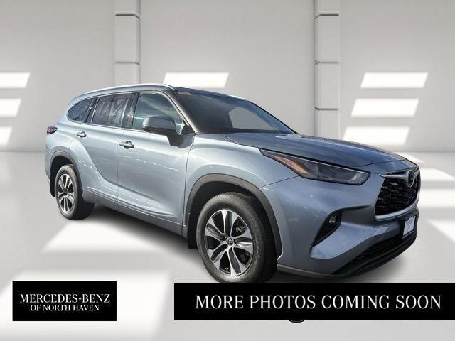 used 2022 Toyota Highlander car, priced at $39,495