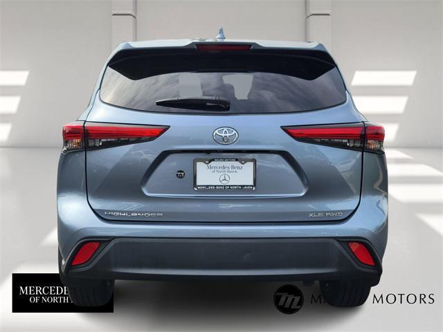 used 2022 Toyota Highlander car, priced at $37,997
