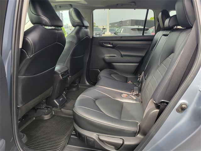used 2022 Toyota Highlander car, priced at $37,997