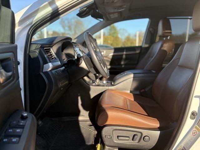 used 2019 Toyota Highlander Hybrid car, priced at $27,978