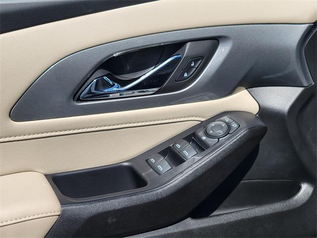 used 2022 Chevrolet Traverse car, priced at $27,899