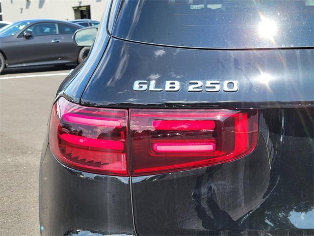 new 2025 Mercedes-Benz GLB 250 car, priced at $50,450