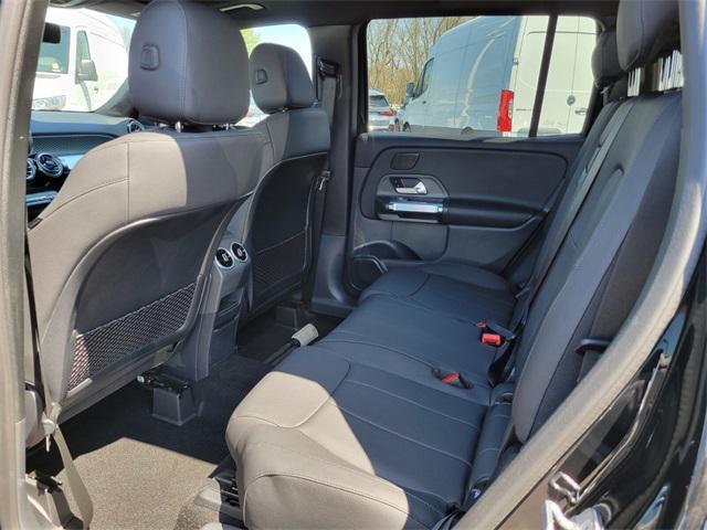 new 2025 Mercedes-Benz GLB 250 car, priced at $52,295